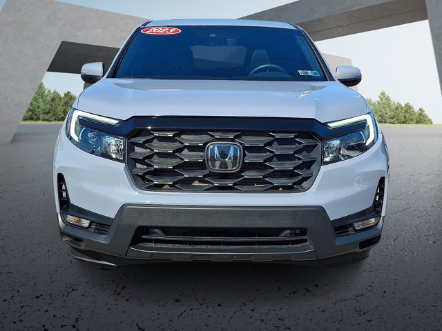 2023 Honda Passport EX-L Image 2 of 30