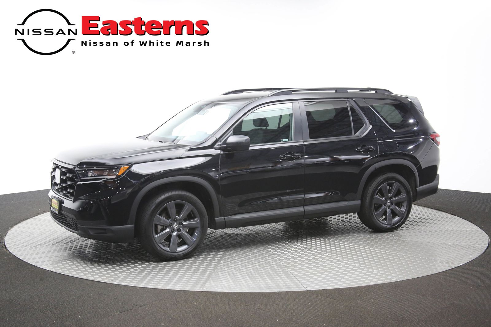 2023 Honda Pilot Sport Image 2 of 64