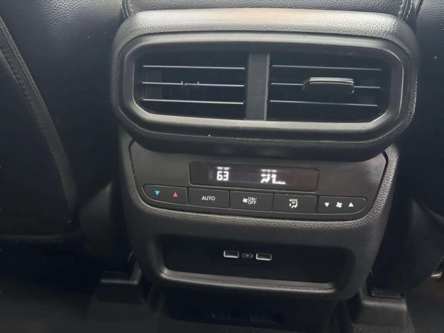 2023 Honda Pilot Touring Image 24 of 34