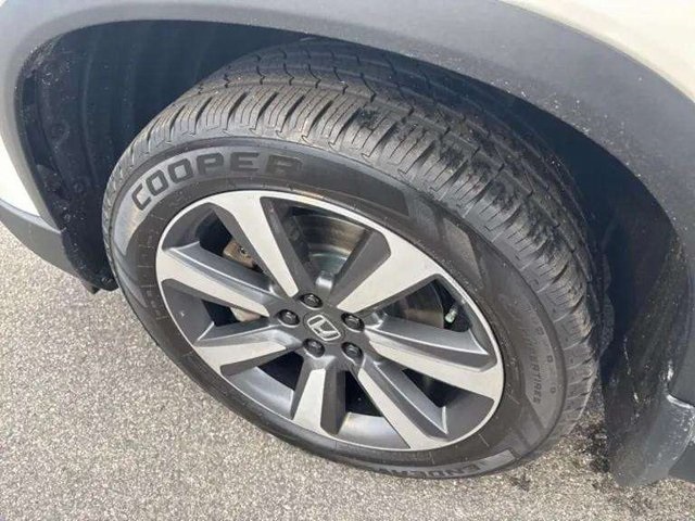 2023 Honda Pilot Touring Image 6 of 34