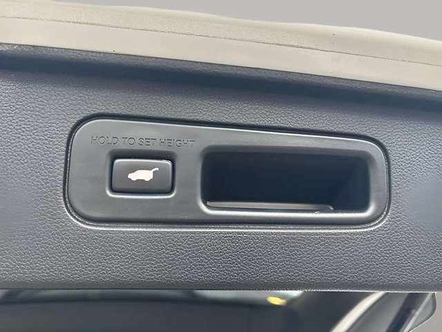 2023 Honda Pilot Touring Image 21 of 34