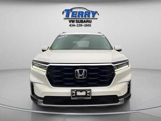 2023 Honda Pilot Touring Image 1 of 34