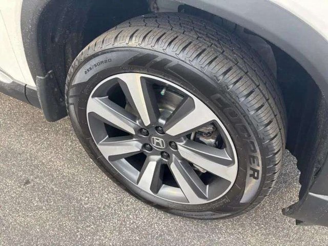 2023 Honda Pilot Touring Image 5 of 34