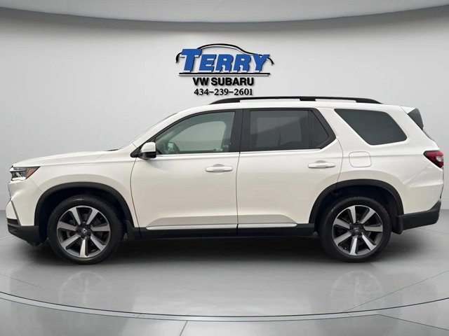 2023 Honda Pilot Touring Image 4 of 34