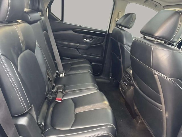 2023 Honda Pilot Touring Image 10 of 34