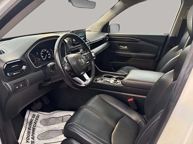 2023 Honda Pilot Touring Image 15 of 34