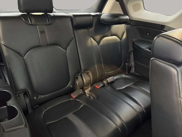 2023 Honda Pilot Touring Image 11 of 34