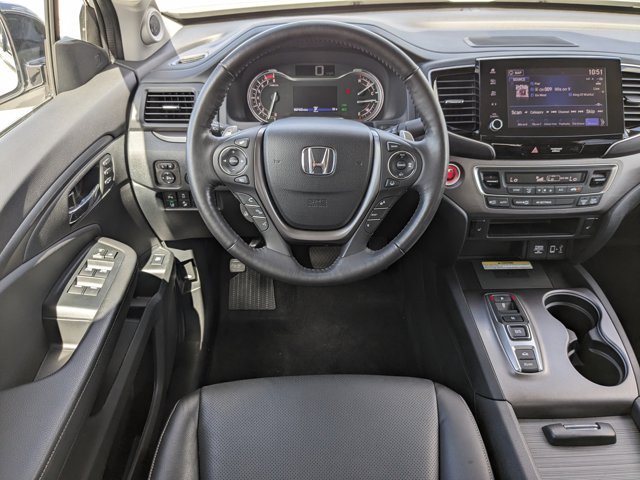 Vehicle image 15 of 44