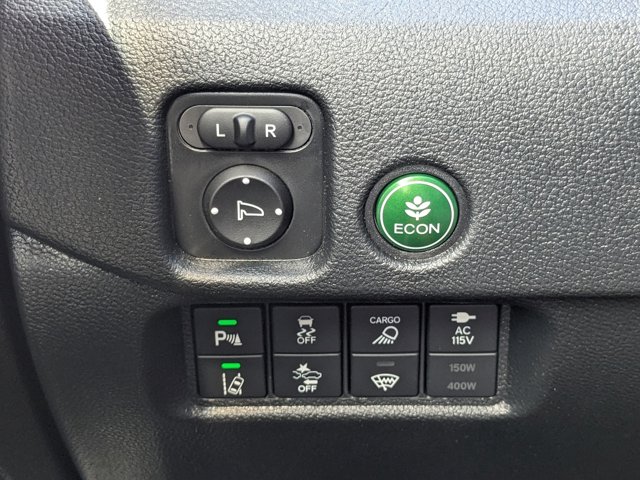 Vehicle image 25 of 44