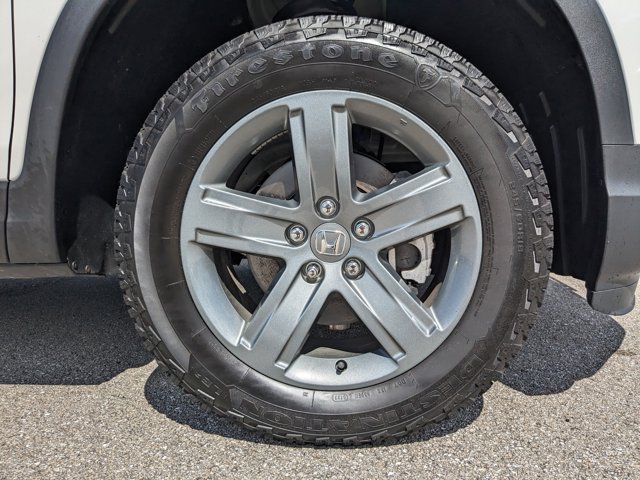 Vehicle image 11 of 44