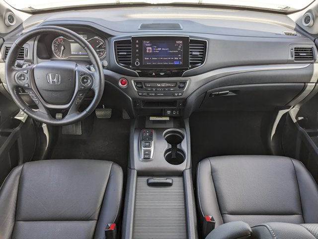 Vehicle image 14 of 44
