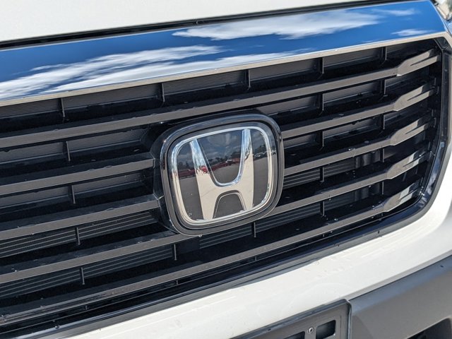 Vehicle image 31 of 44