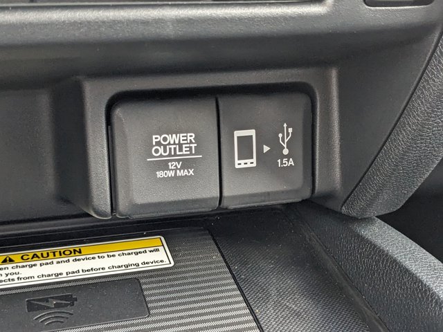 Vehicle image 27 of 44
