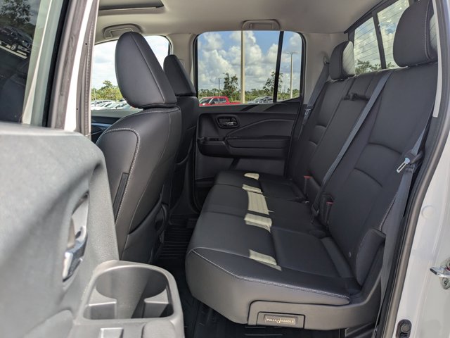 Vehicle image 13 of 44
