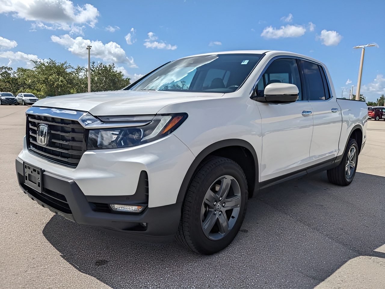Vehicle image 37 of 44