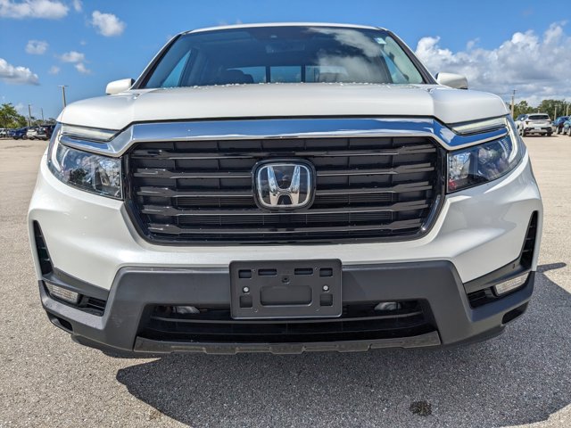 Vehicle image 3 of 44