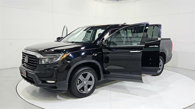 2023 Honda Ridgeline RTL-E Image 2 of 40