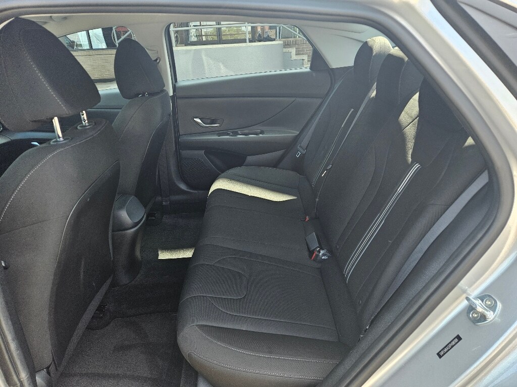 Vehicle image 12 of 23