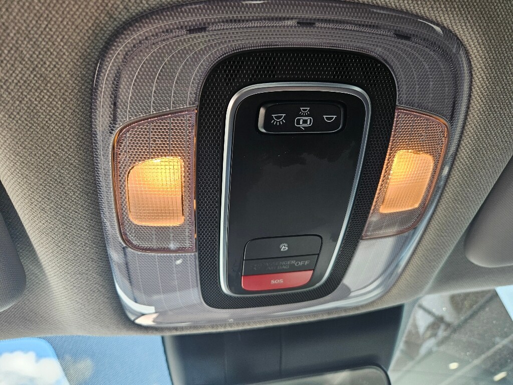 Vehicle image 22 of 23