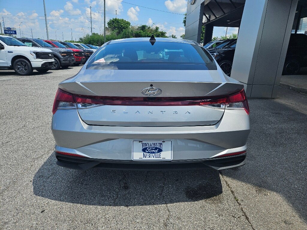 Vehicle image 5 of 23