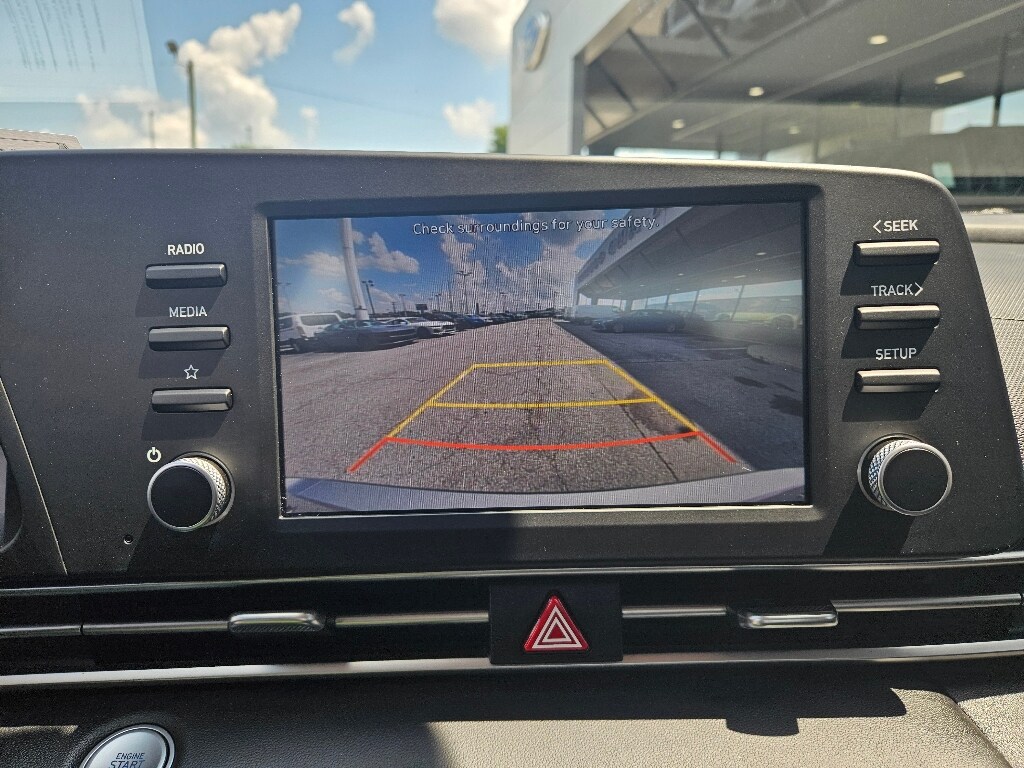 Vehicle image 16 of 23