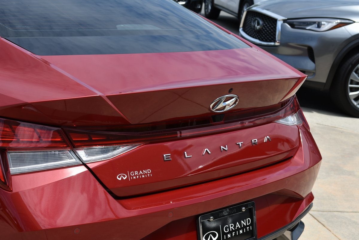 Vehicle image 26 of 36