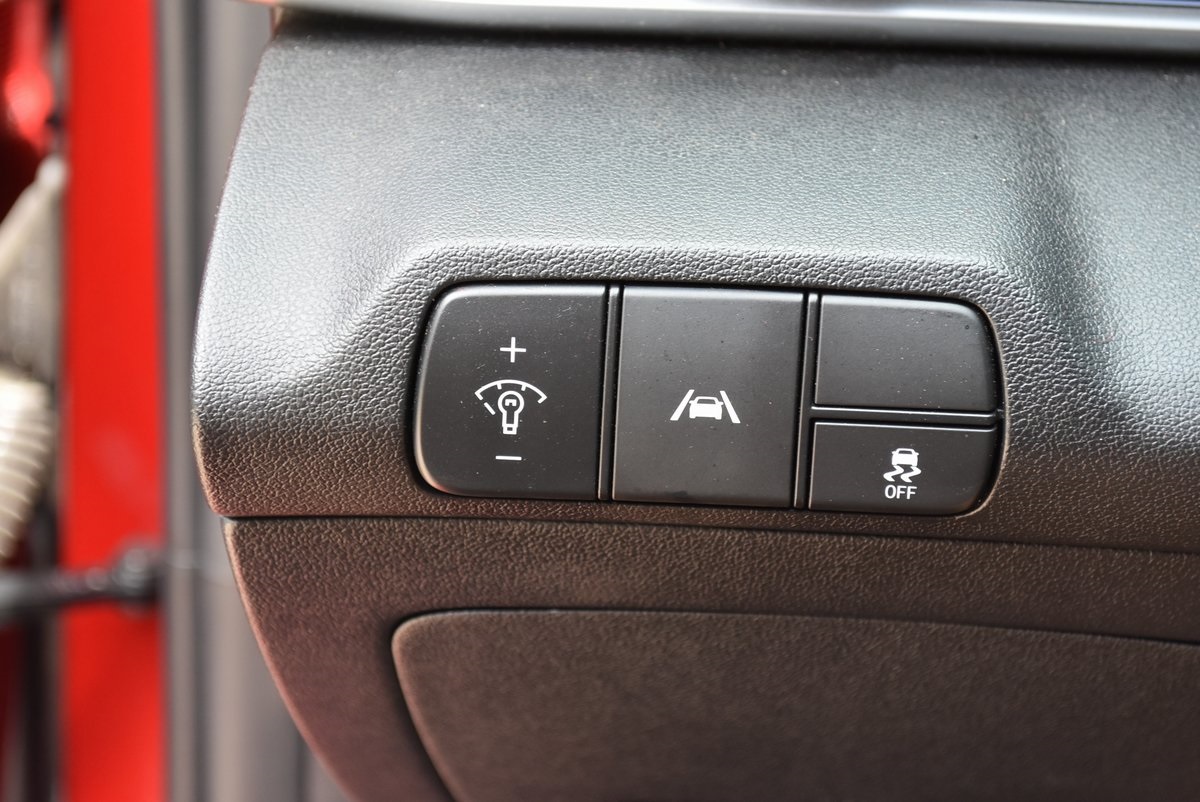 Vehicle image 32 of 36