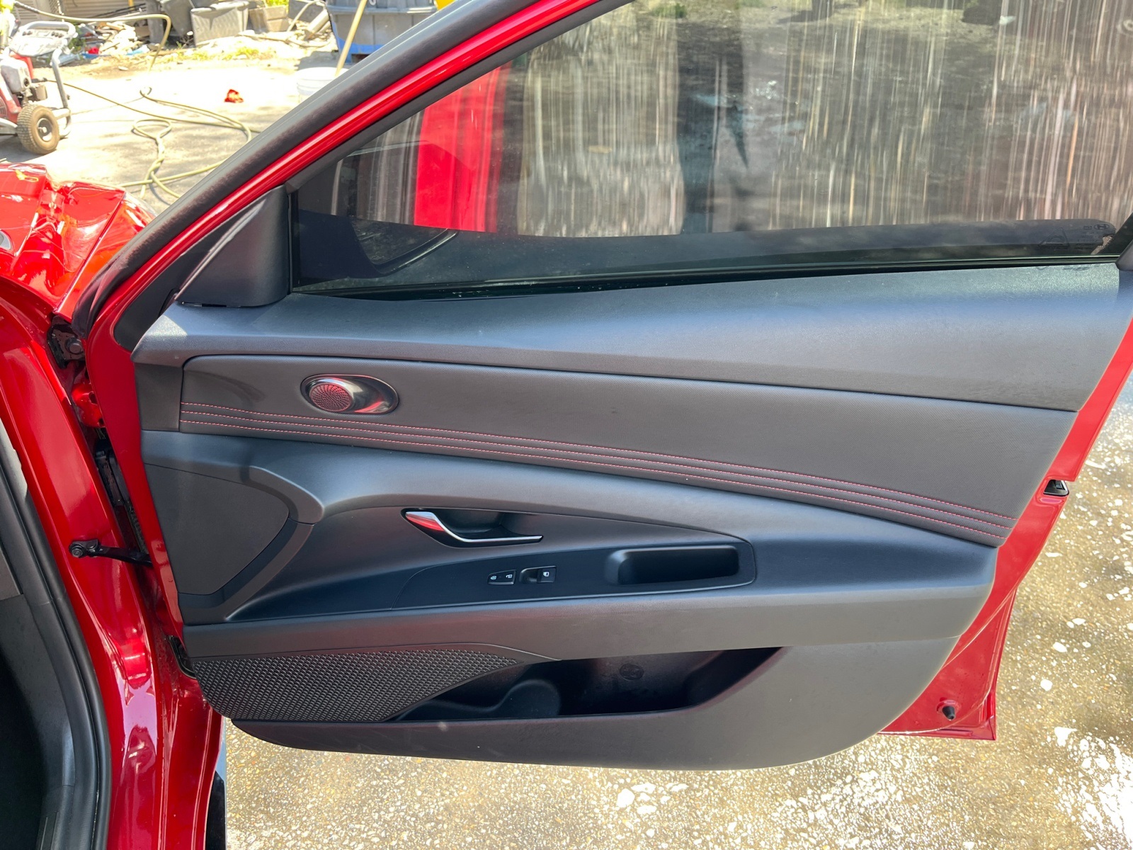 Vehicle image 18 of 40