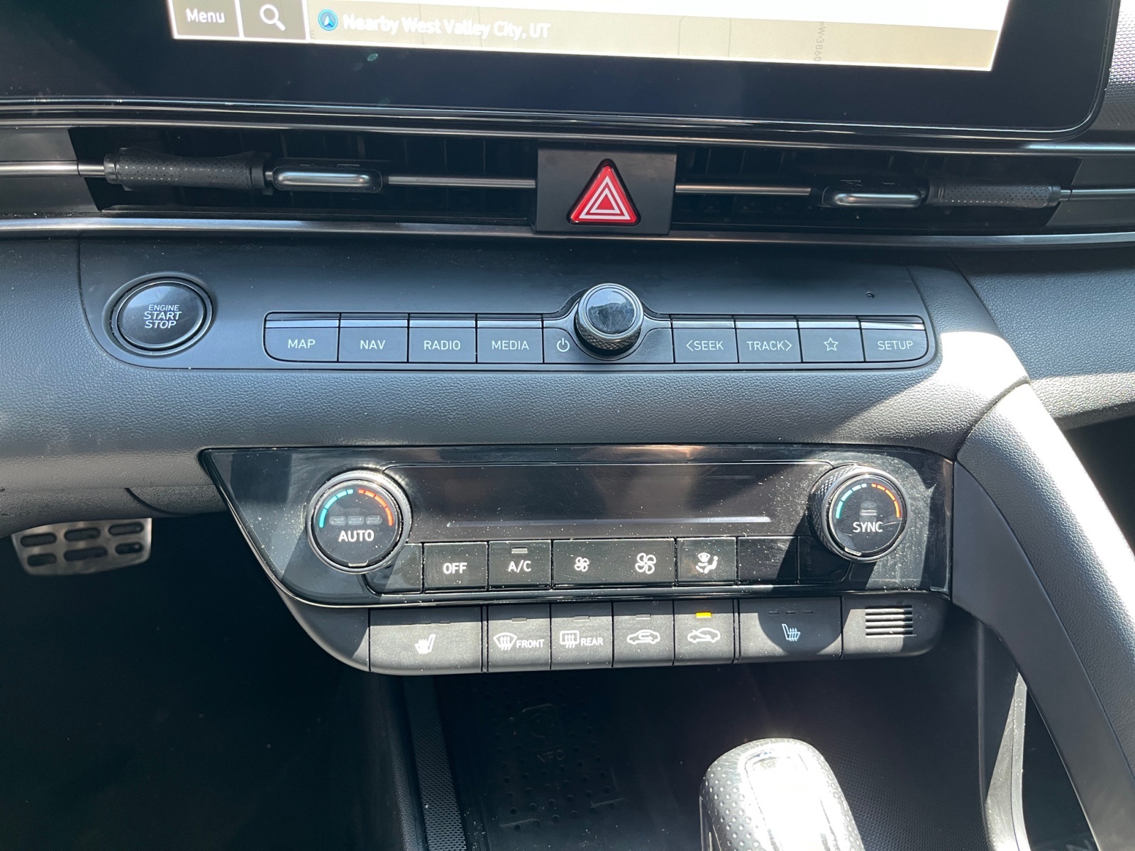 Vehicle image 28 of 40