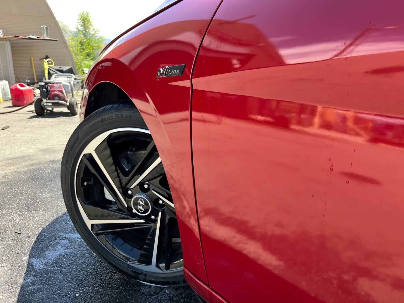 Vehicle image 32 of 40