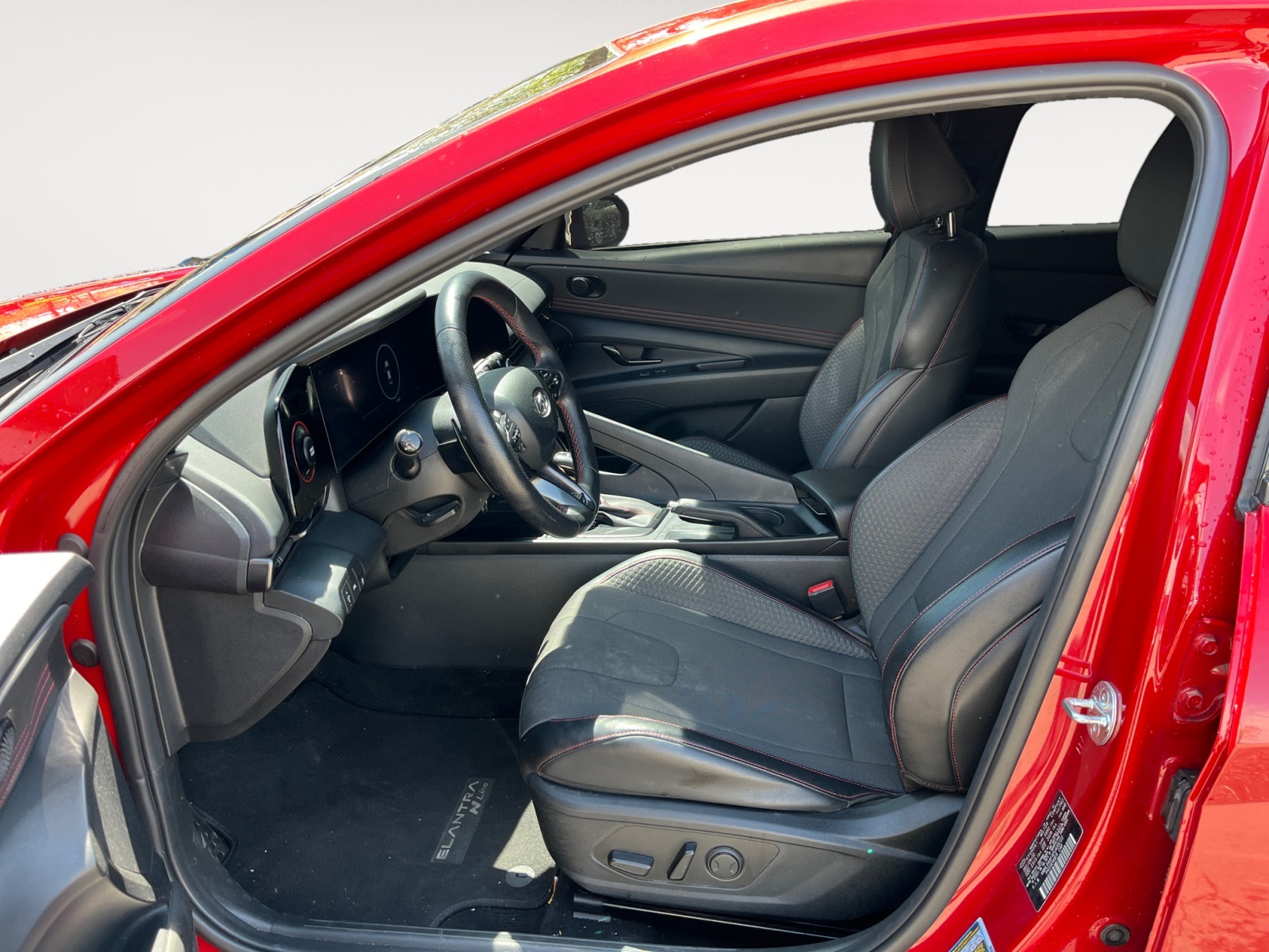 Vehicle image 10 of 40