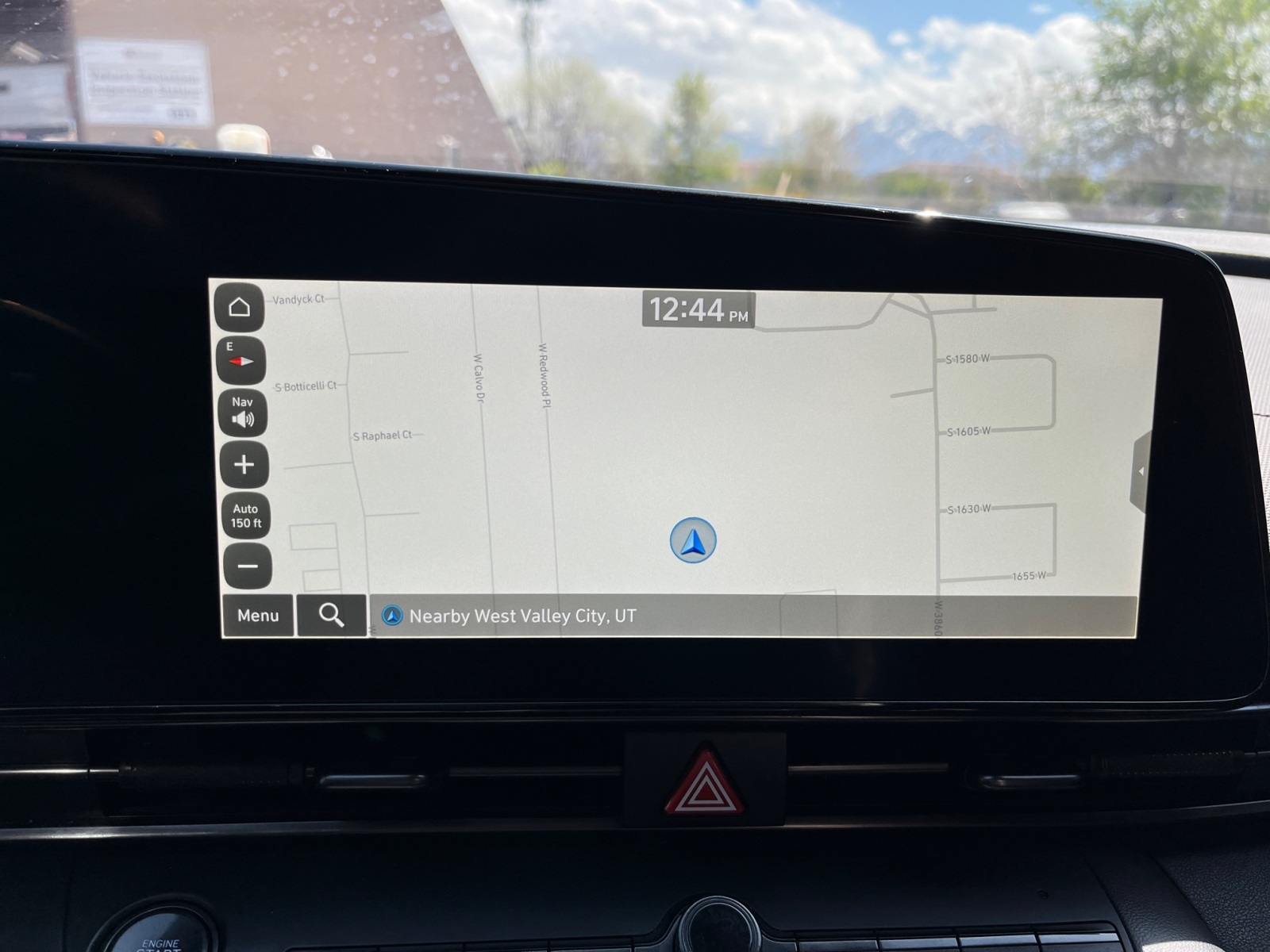 Vehicle image 27 of 40