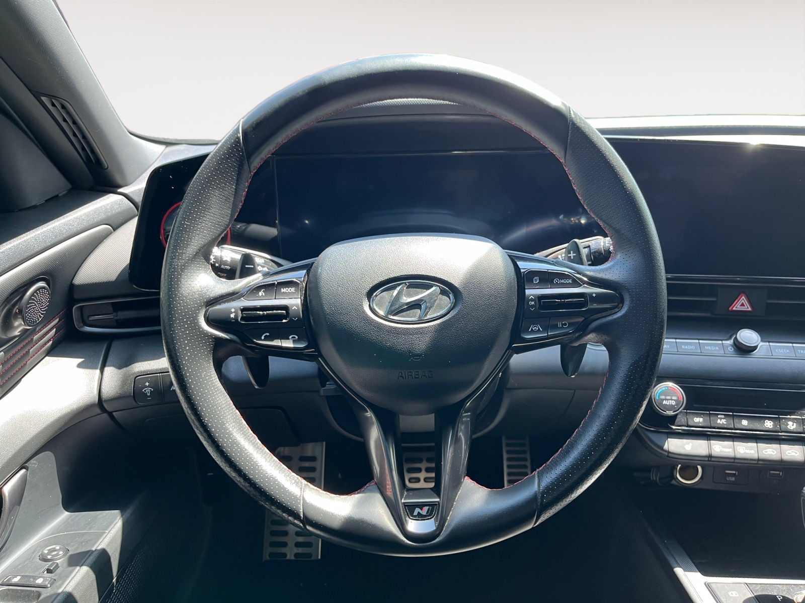 Vehicle image 13 of 40