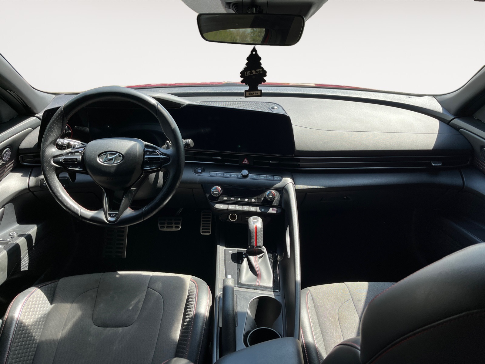 Vehicle image 11 of 40