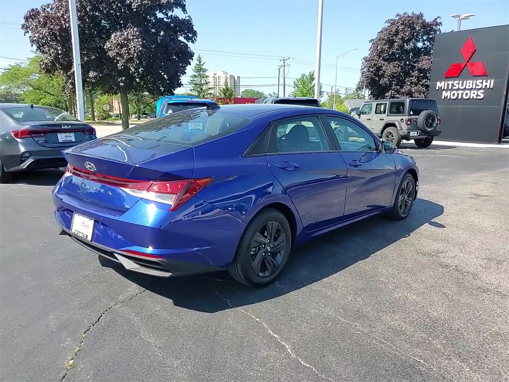 Vehicle image 13 of 35