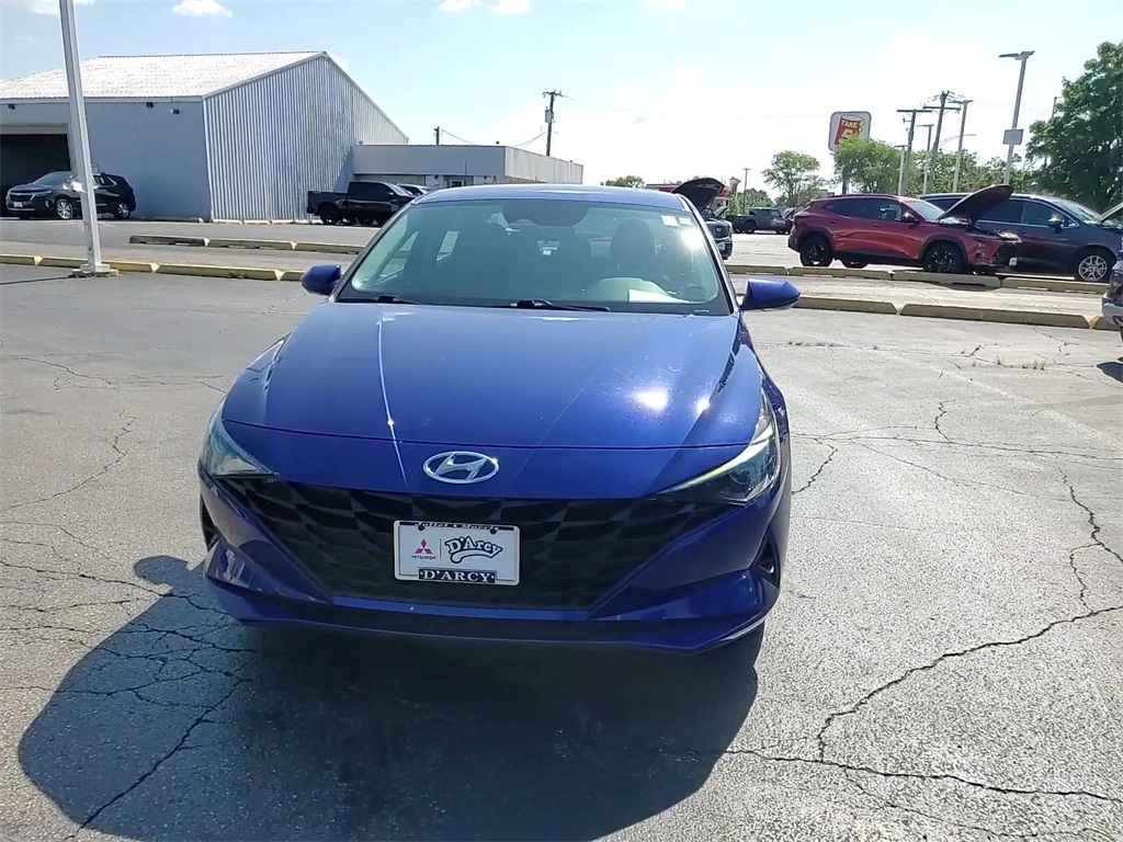 Vehicle image 7 of 35
