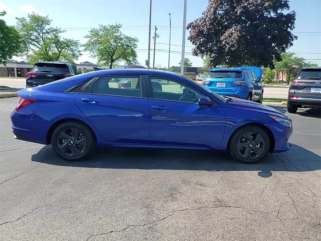 Vehicle image 12 of 35