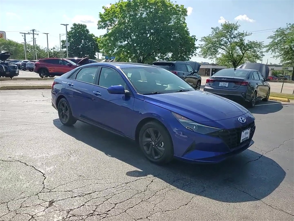 Vehicle image 9 of 35