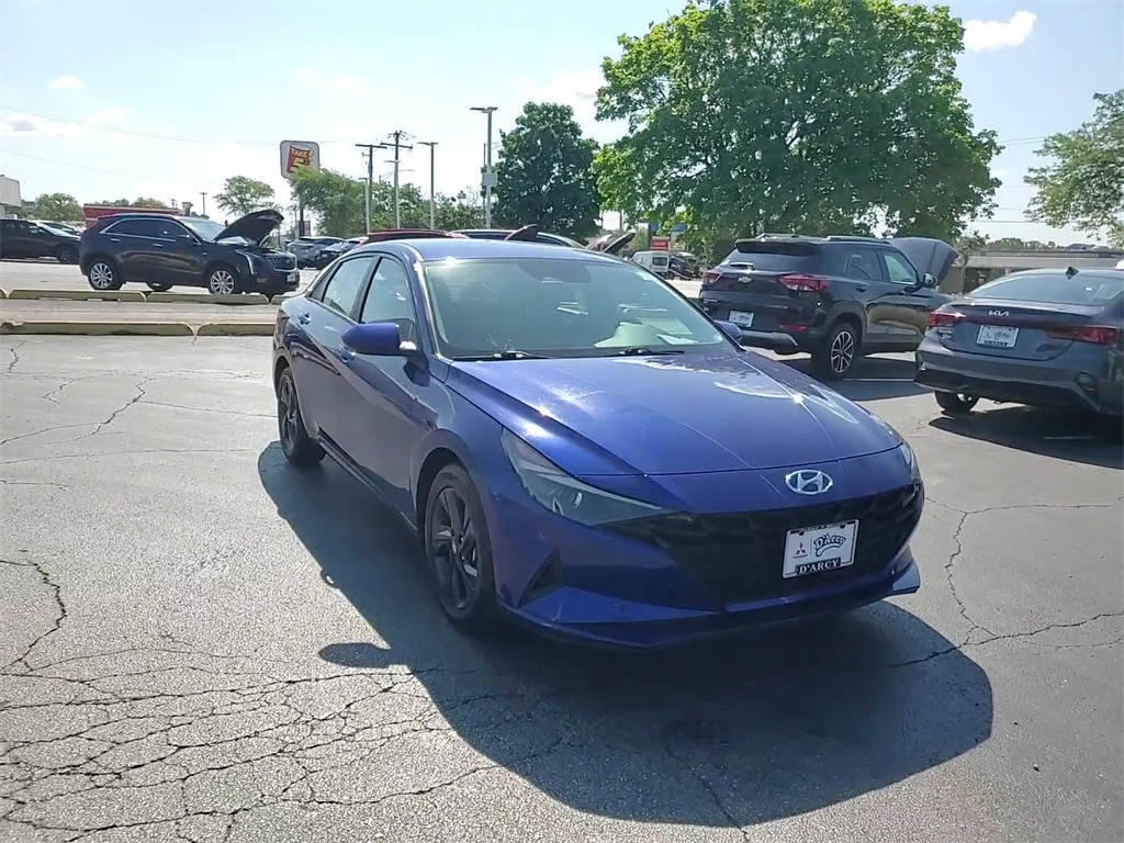 Vehicle image 10 of 35