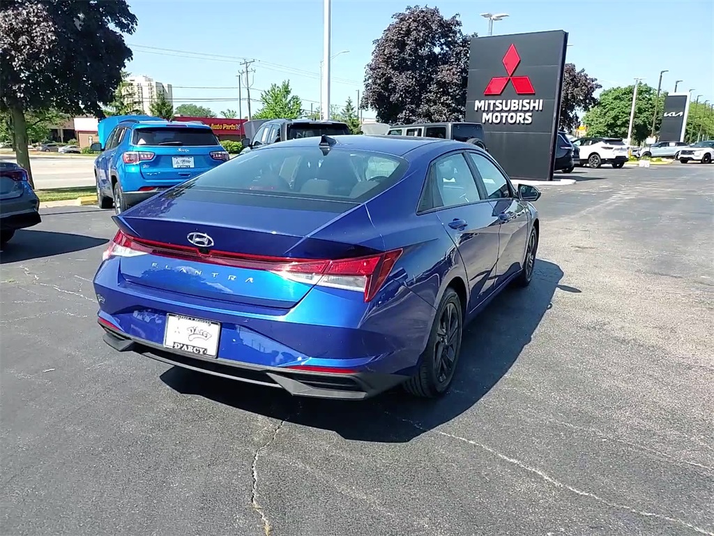 Vehicle image 16 of 35
