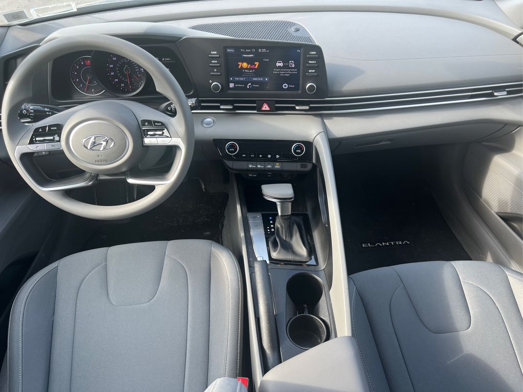 Vehicle image 18 of 33