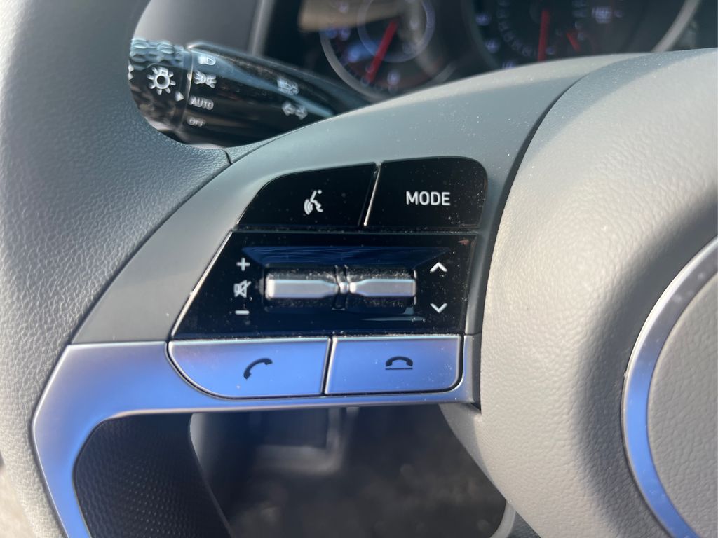 Vehicle image 29 of 33