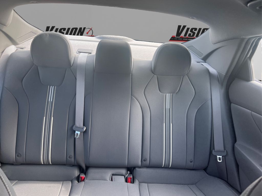 Vehicle image 11 of 33