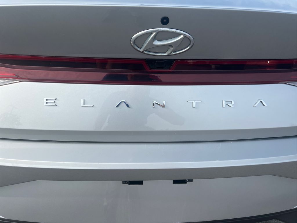 Vehicle image 32 of 33