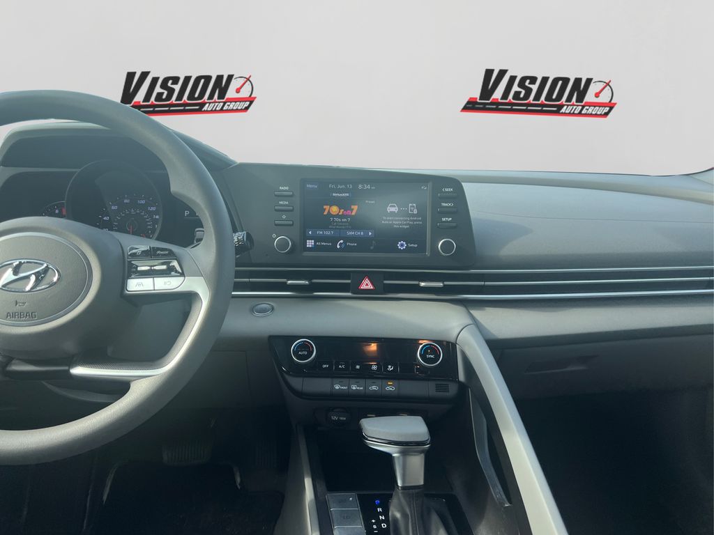 Vehicle image 17 of 33