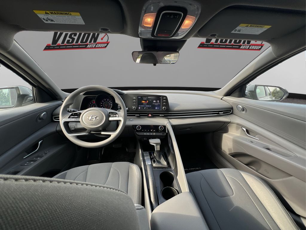 Vehicle image 15 of 33