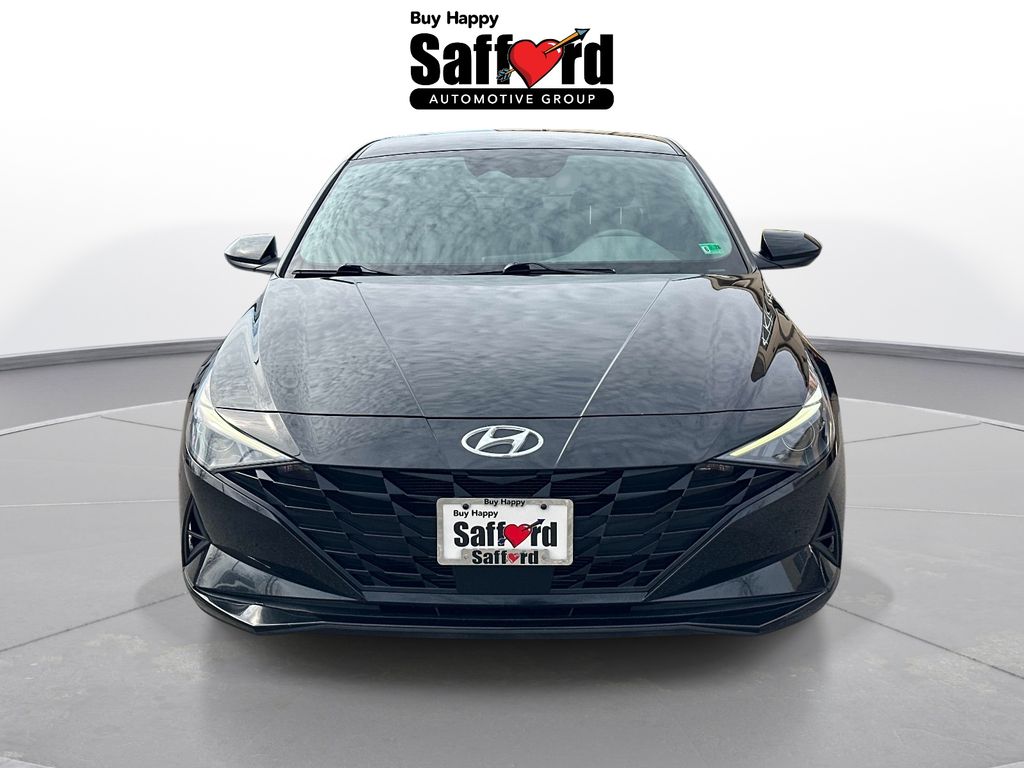 2023 Hyundai Elantra SEL Image 2 of 31