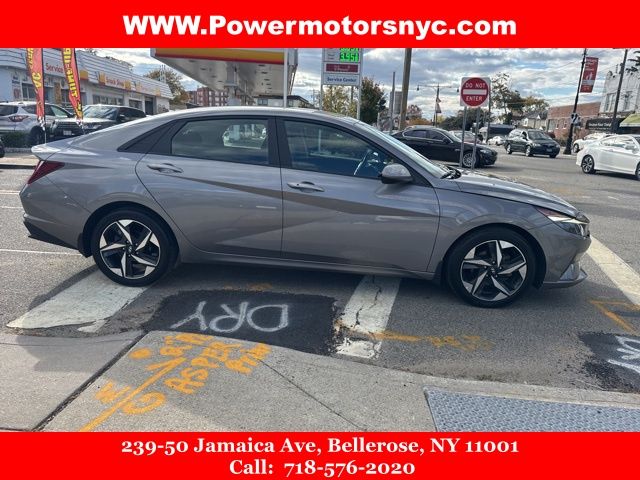 2023 Hyundai Elantra SEL Image 3 of 37