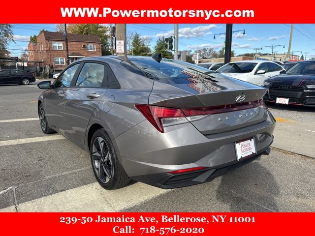 2023 Hyundai Elantra SEL Image 7 of 37