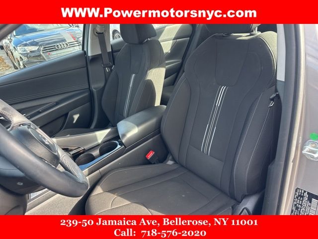 2023 Hyundai Elantra SEL Image 23 of 37